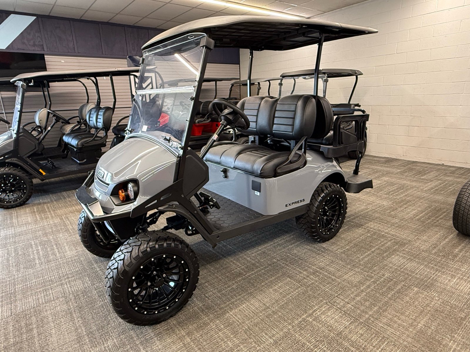 2026 E-Z-GO EXPRESS 4 ADVENTURE 13.5 GAS